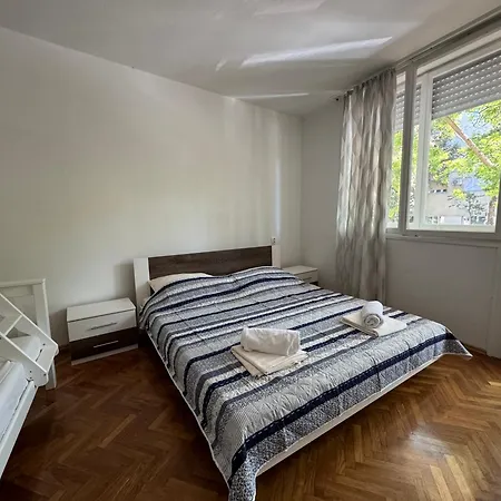 Large 3br Family In The Center And 5bd * ספליט