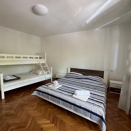 Large 3br Family In The Center And 5bd דירה ספליט